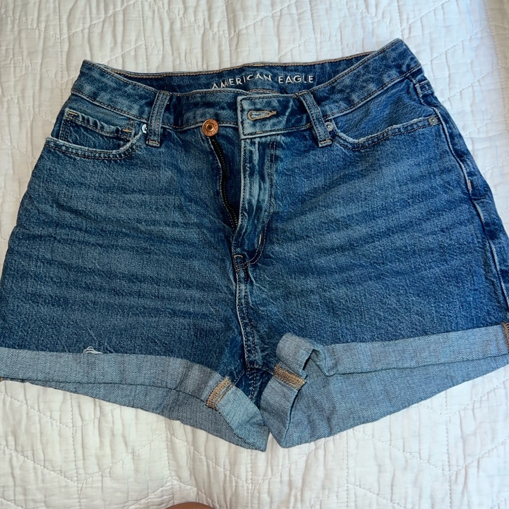 American Eagle blue mom shorts